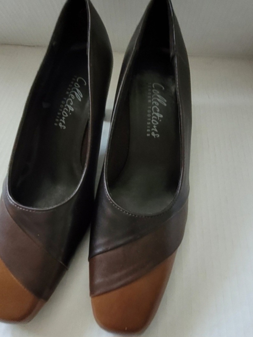 ๐ 2/$40 Two-Tone Brown Leather Pump